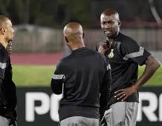 开云体育app-勇士队战绩不佳，教练组加强训练备战的简单介绍